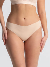 Seamless Silhouette Thong