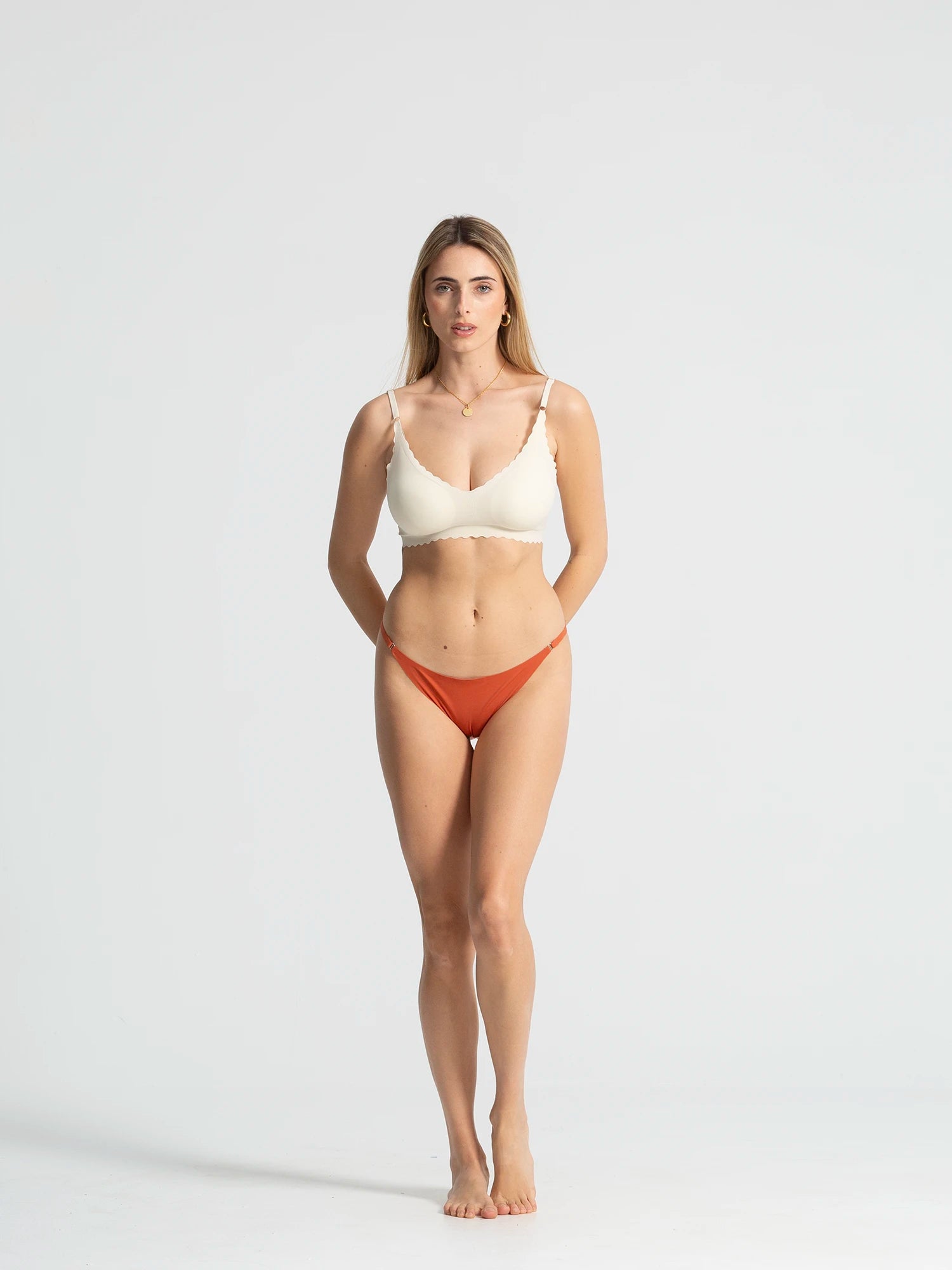 Seamless Minimalist Cheeky String