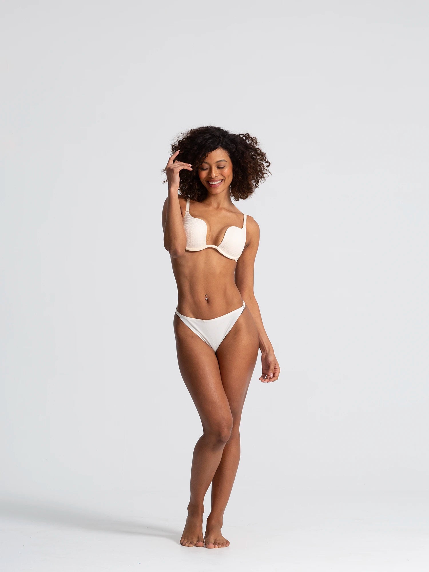 Seamless Magnetic Whisper Thong