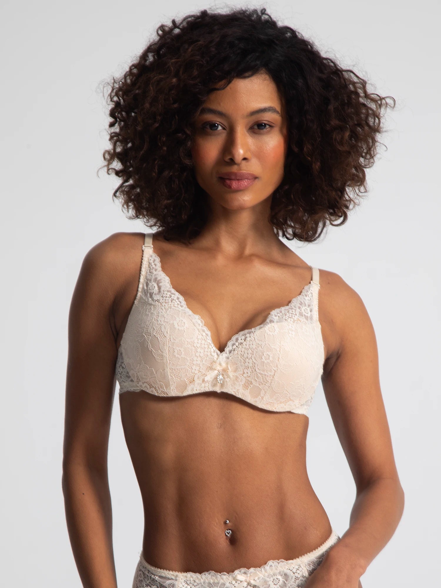 Eve Chantelle Elegant Lace Lingerie Set