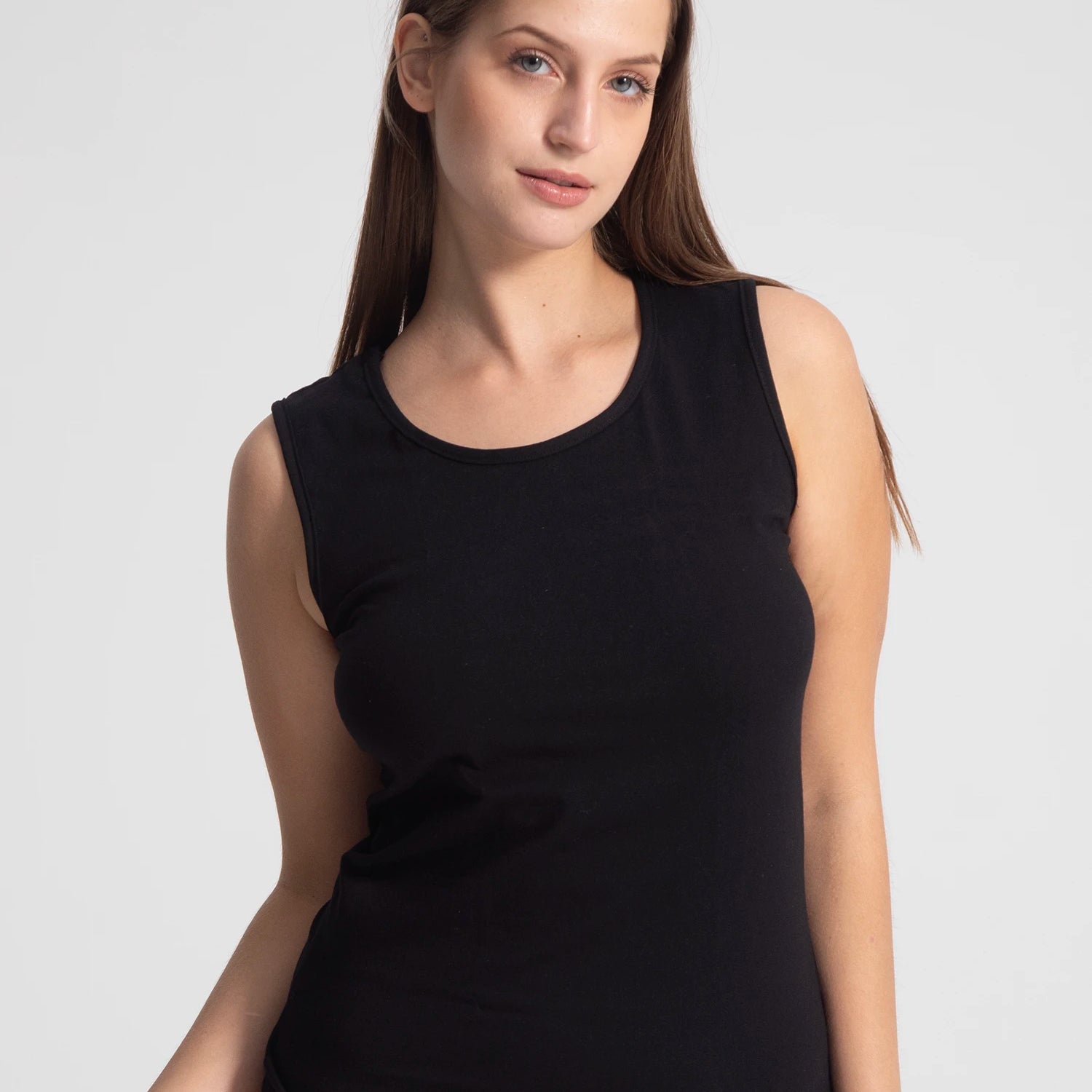 تانك توب "Bold" باللون الأسود