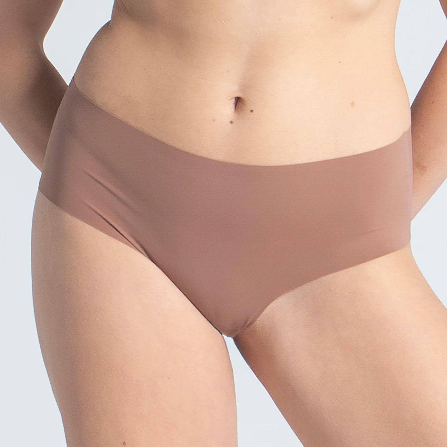 Seamless Luxe High-Waist Briefs