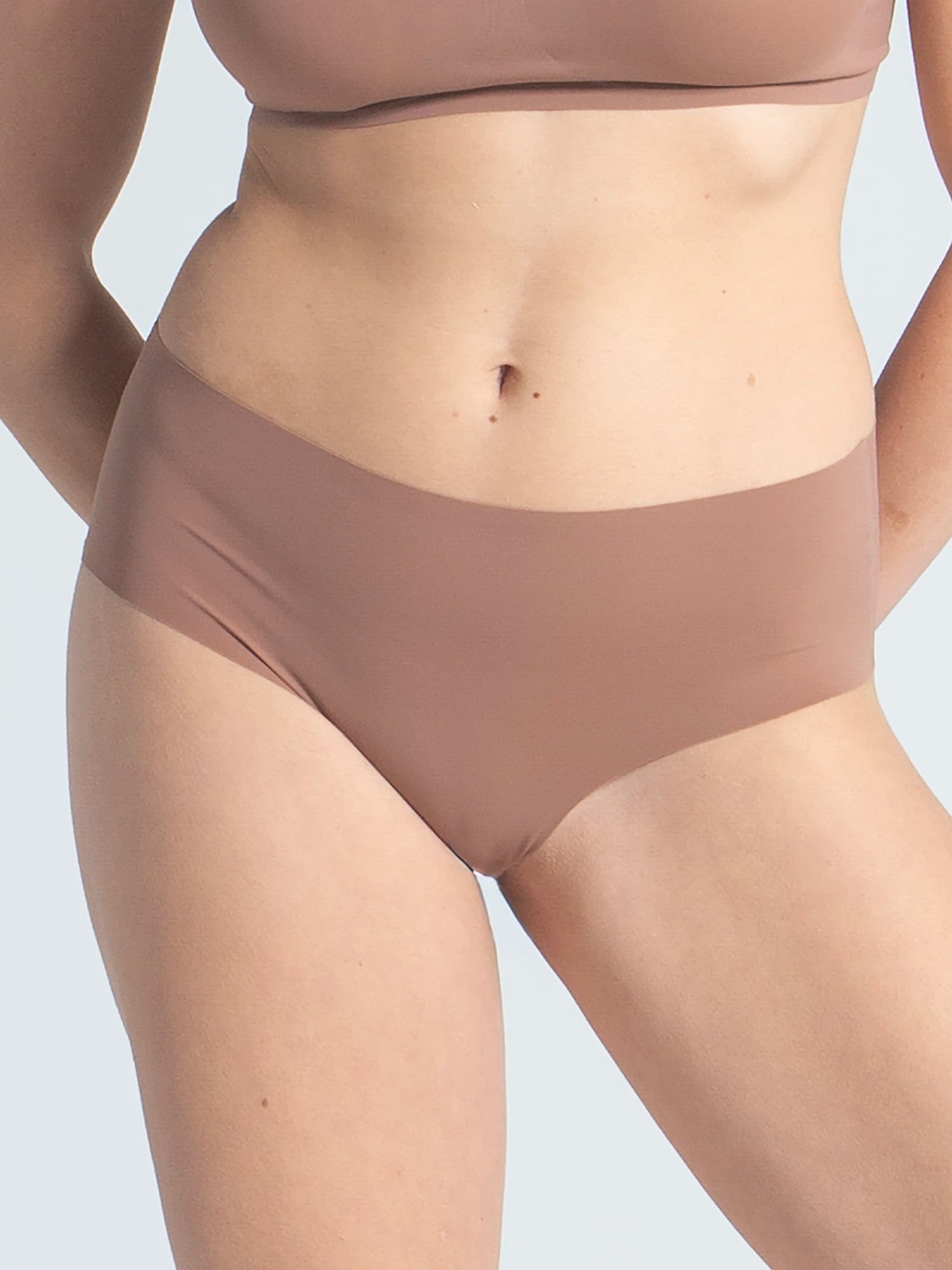 Seamless Luxe High-Waist Briefs