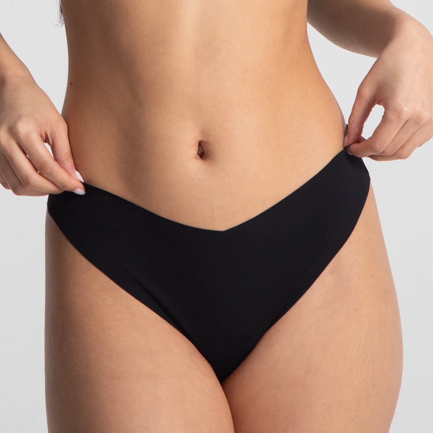 Seamless Silhouette Thong