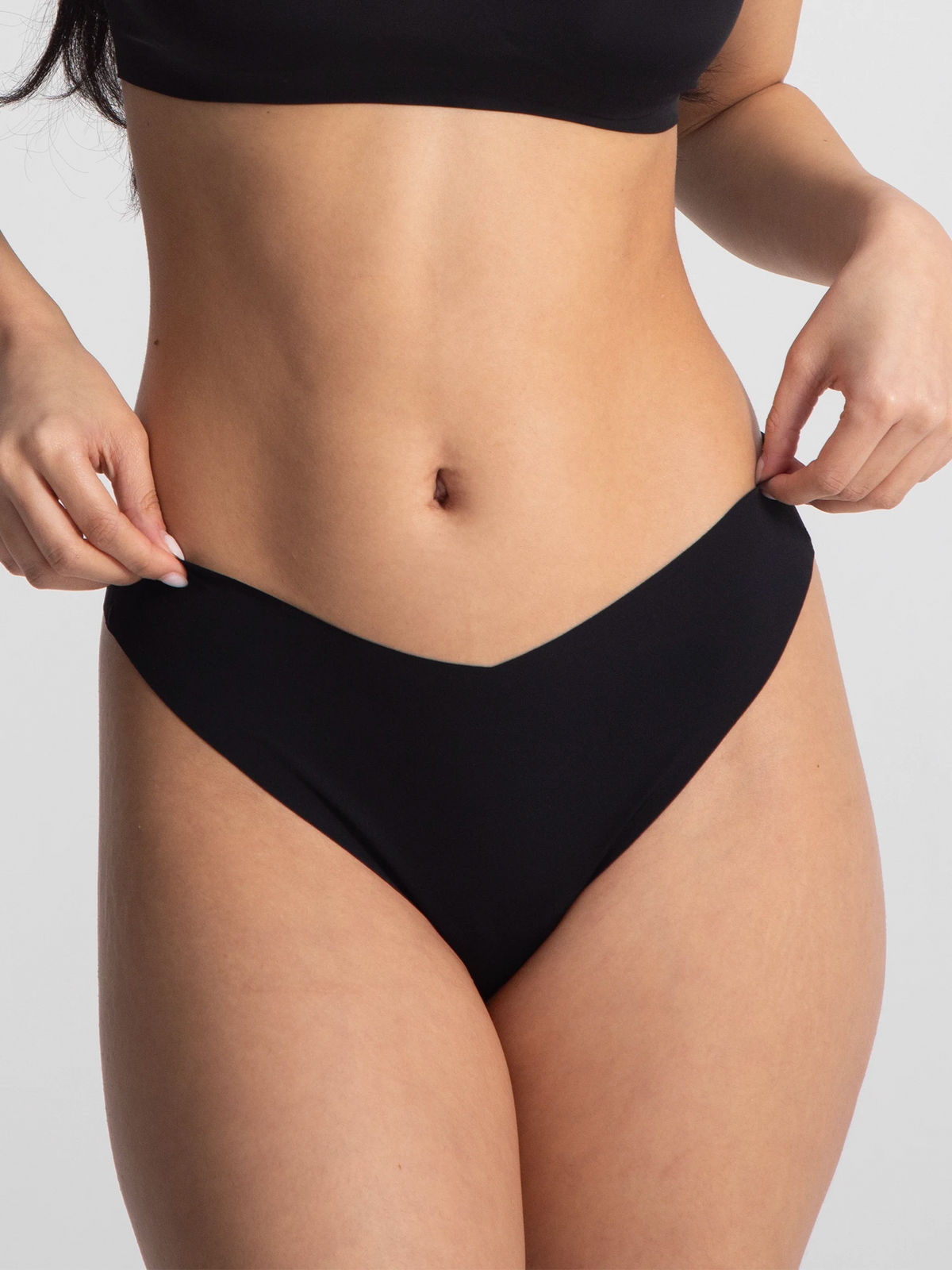Seamless Silhouette Thong