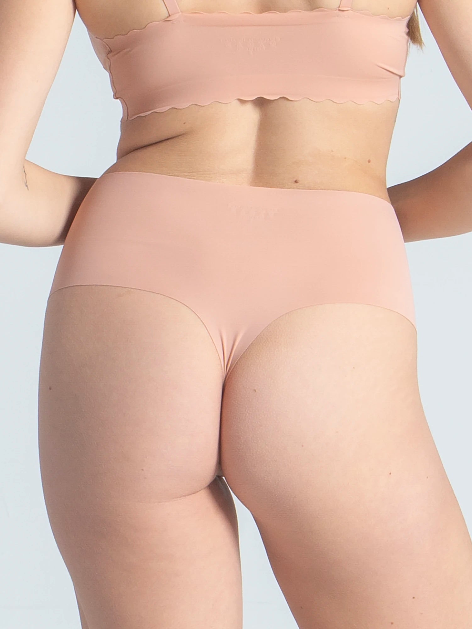 Seamless Sculpting High-Waist Thong