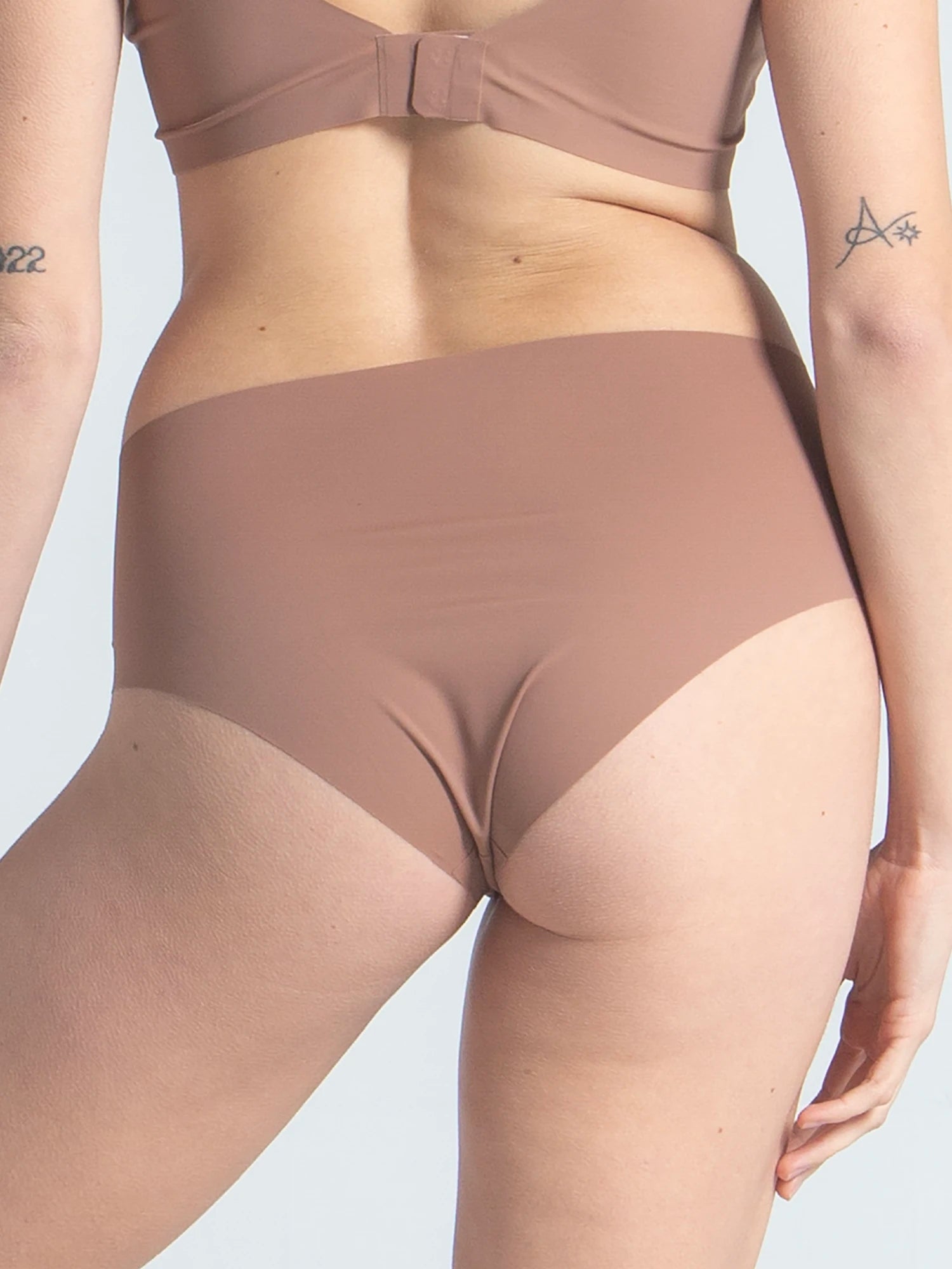 Seamless Luxe High-Waist Briefs