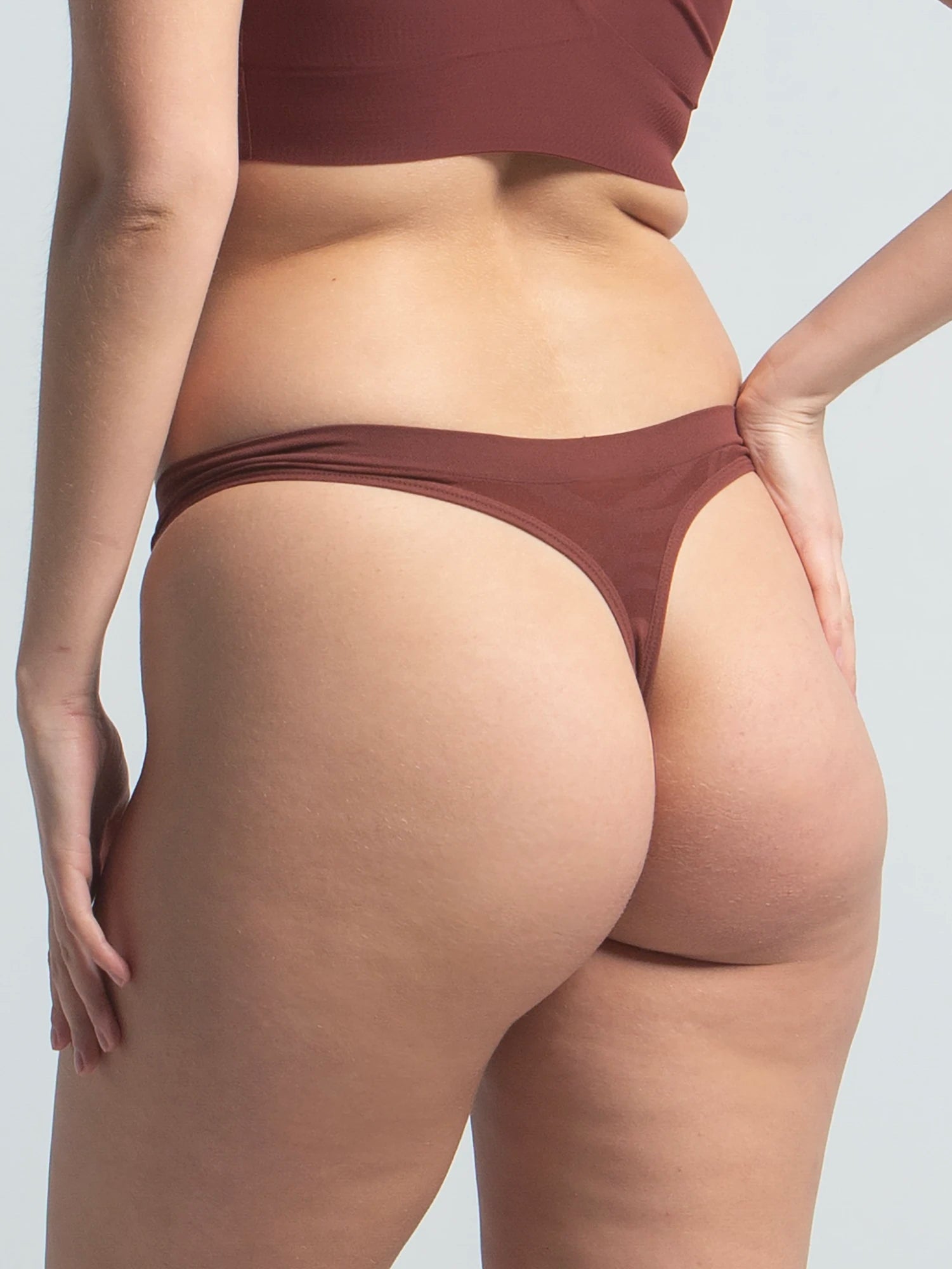 Eve Chantelle Smooth Touch Seamless String