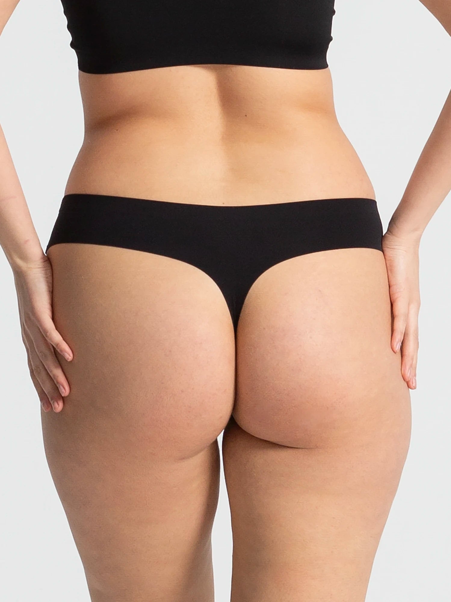 Seamless Elegance Thong