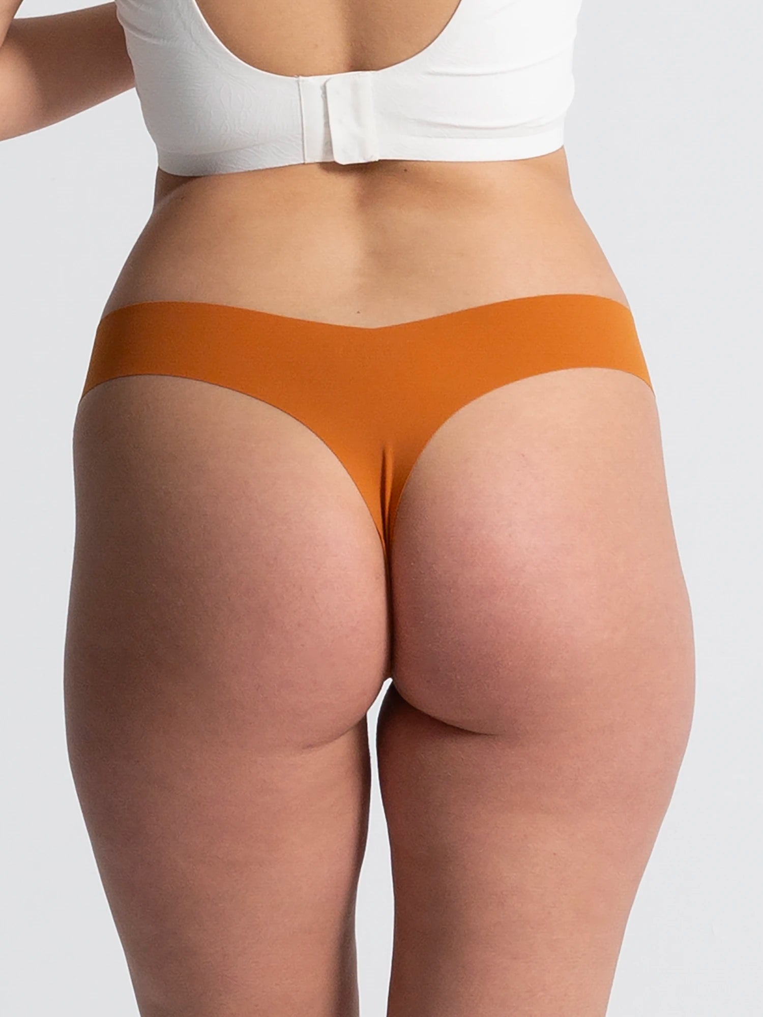 Seamless Silhouette Thong