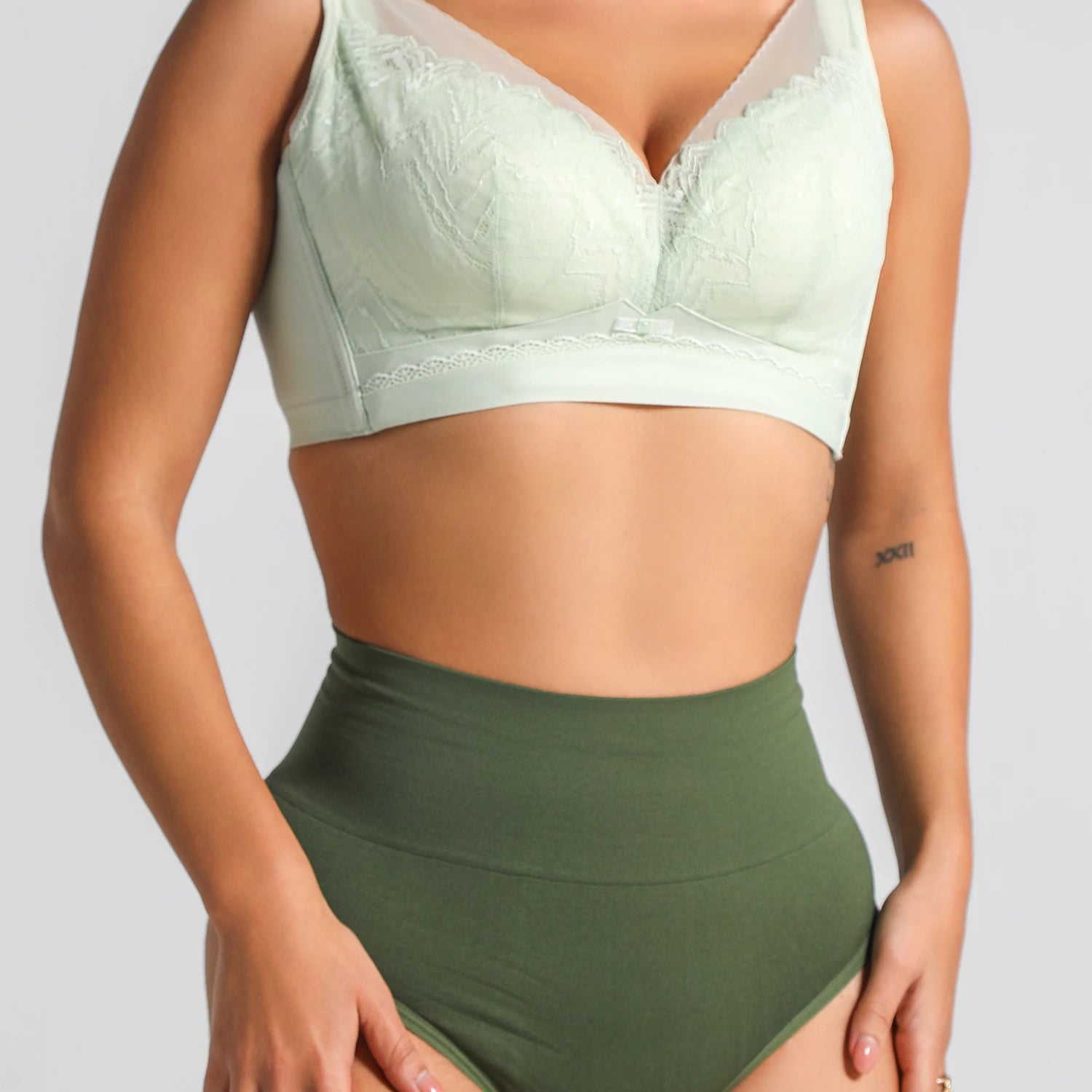 Eve Chantelle Lift Lace Support Bra