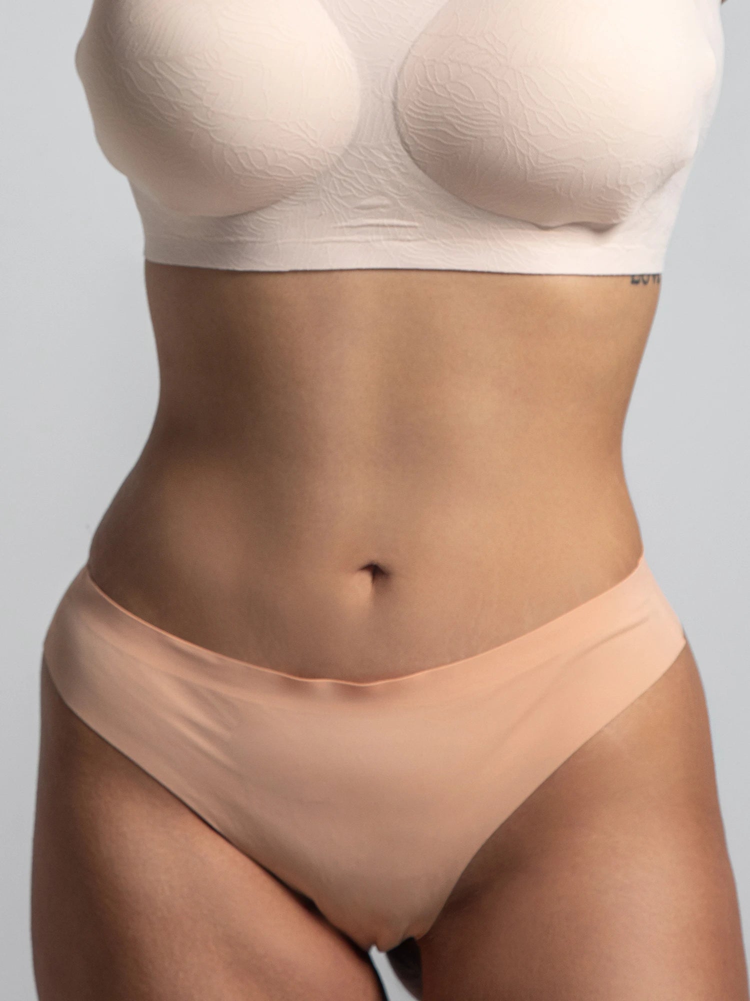 Seamless Elegance Thong