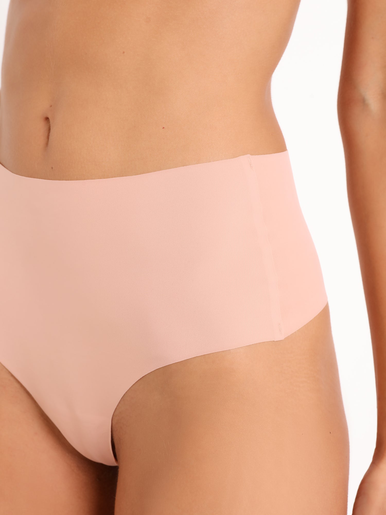 Seamless Sculpting High-Waist Thong