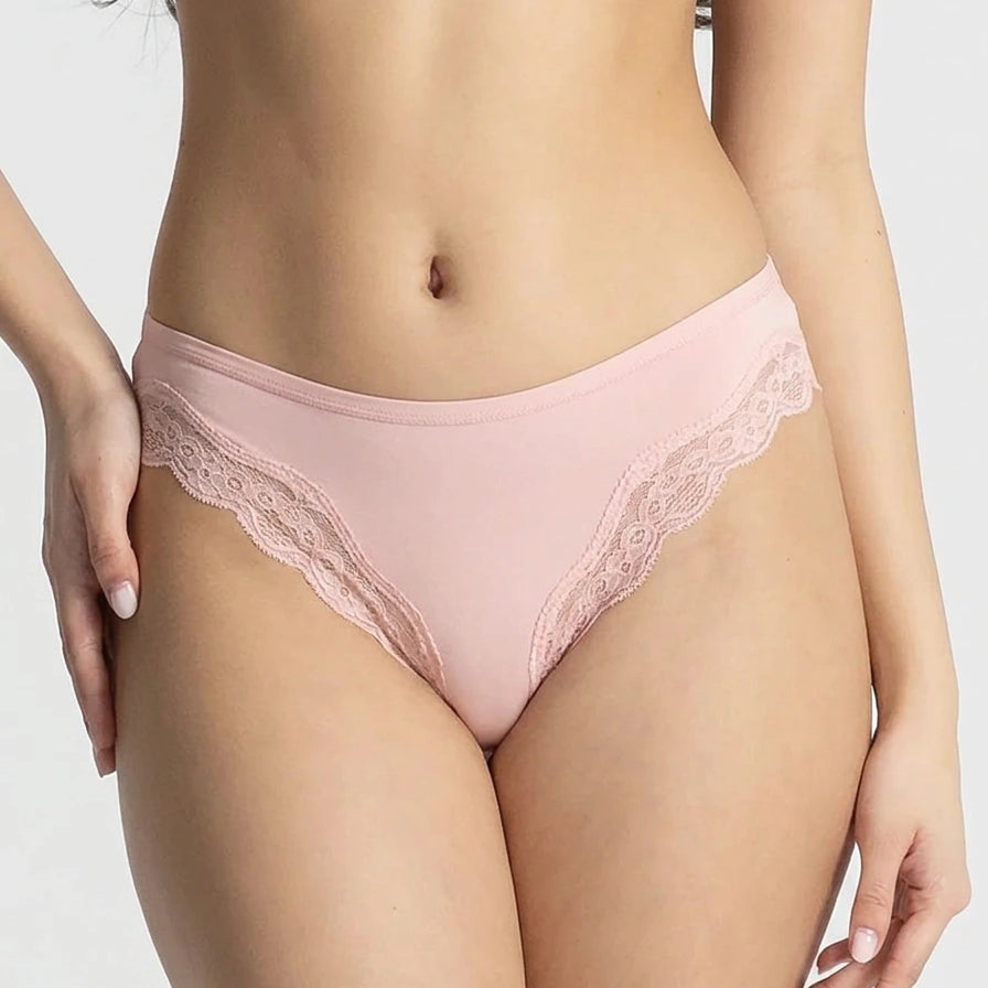 Eve Chantelle Light Lace Thong