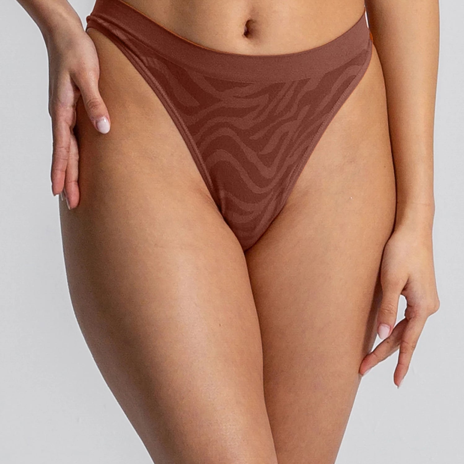 Eve Chantelle Smooth Touch Seamless String
